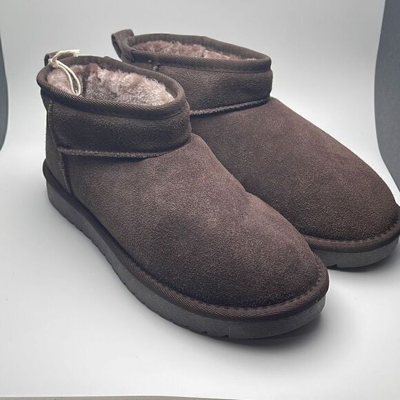 CUSHIONAIRE Women's pull on boot +Memory Foam 9 CHOCOLATE - Picture 1 of 7